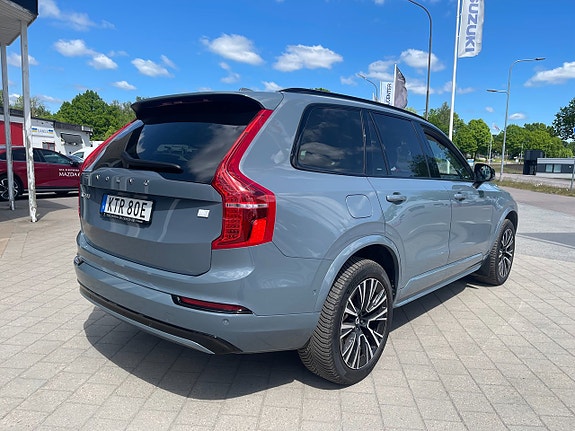 Volvo XC90 5 of 30