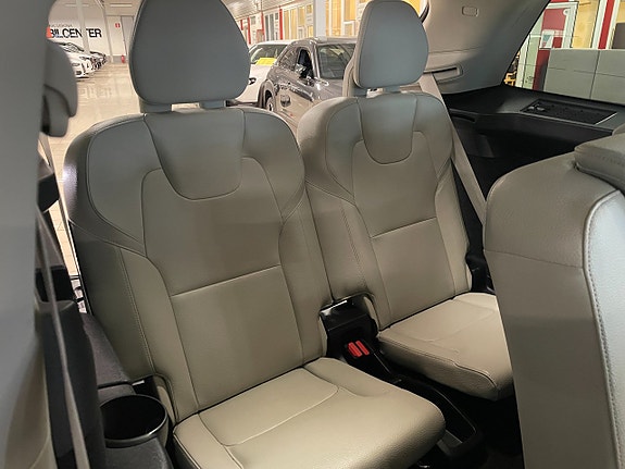 Volvo XC90 22 of 30