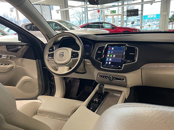 Volvo XC90 23 of 30