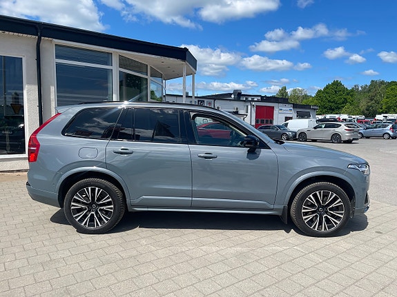 Volvo XC90 4 of 30