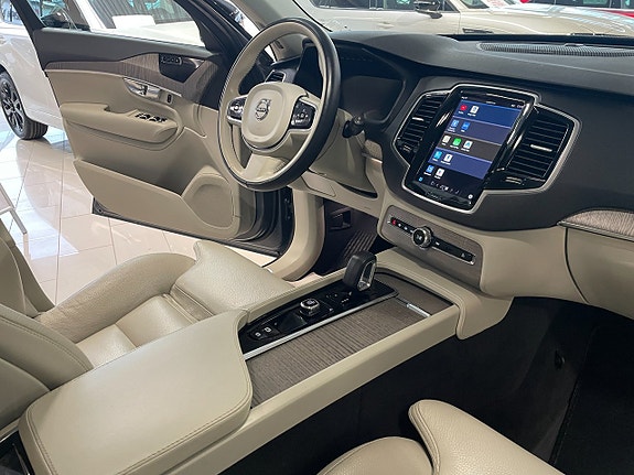 Volvo XC90 20 of 30