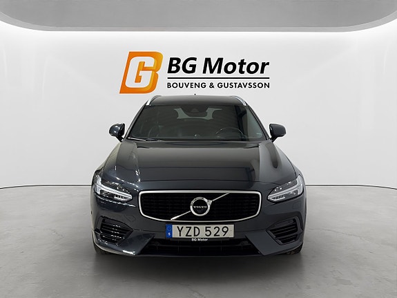 Volvo V90 2 of 5