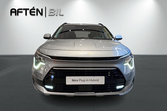 Kia Niro 2 of 25