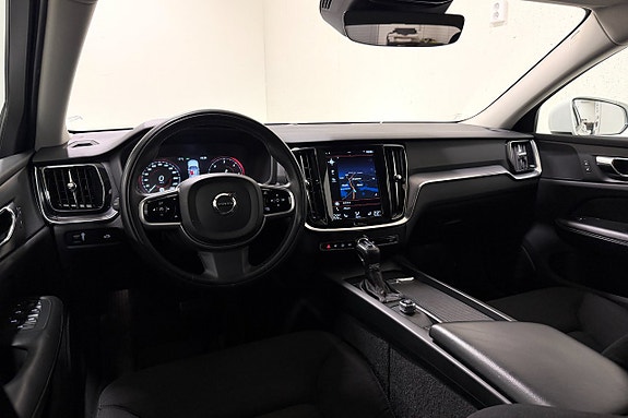 Volvo V60 8 of 27