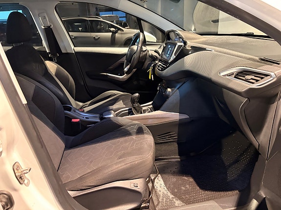 Peugeot 2008 3 of 5