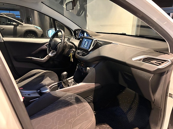 Peugeot 2008 4 of 5