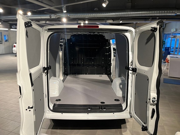 Maxus e-Deliver 5 7 of 13