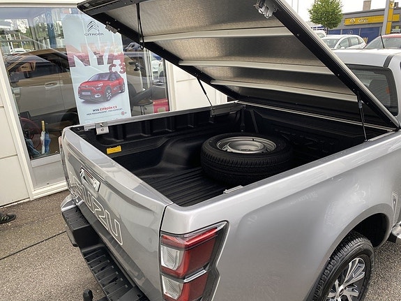 Isuzu D-max 9 of 12