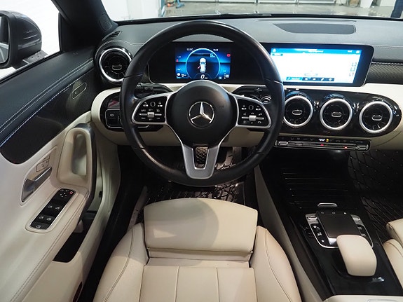 Mercedes-Benz CLA200 16 of 24