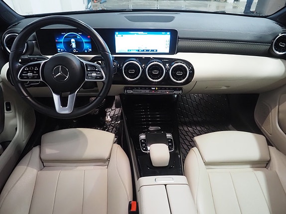 Mercedes-Benz CLA200 15 of 24