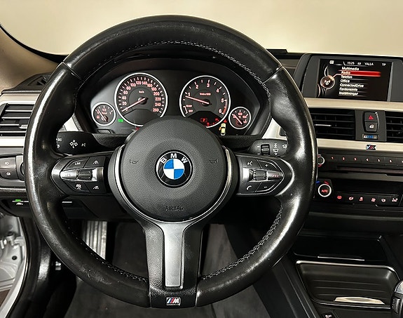 BMW 320 12 of 19