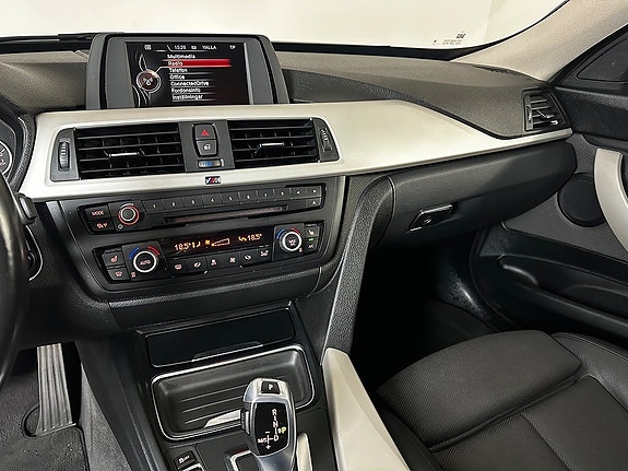 BMW 320 13 of 19