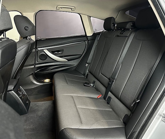 BMW 320 11 of 19