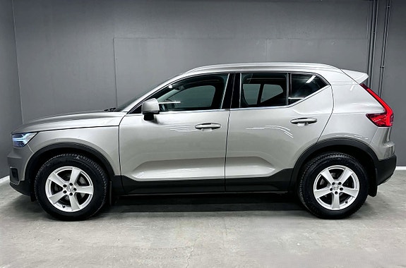 Volvo XC40 4 of 5