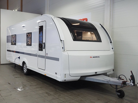 Adria Adora 613 HT I Frontkök I ALDE I Låga långbäddar