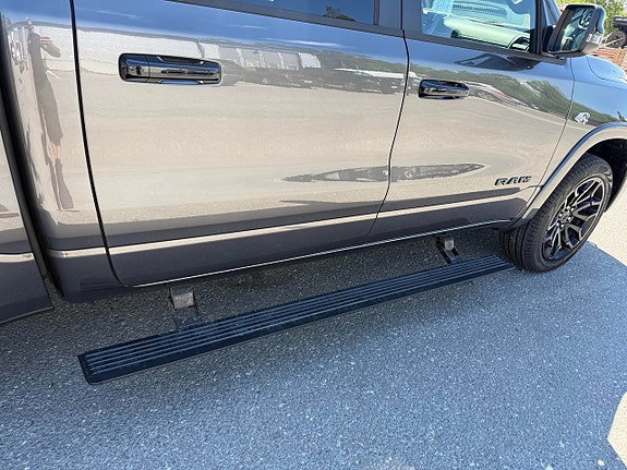 Dodge RAM 1500 4 of 5