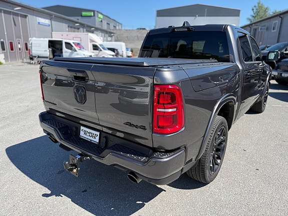 Dodge RAM 1500 3 of 5