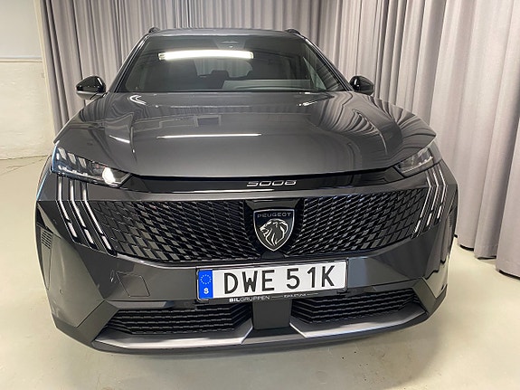 Peugeot 5008 2 of 5