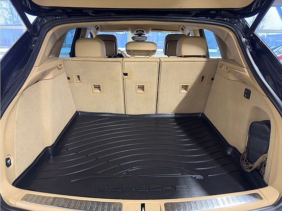 Porsche Macan S 14 of 16
