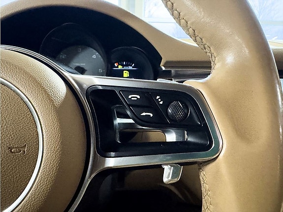 Porsche Macan S 12 of 16