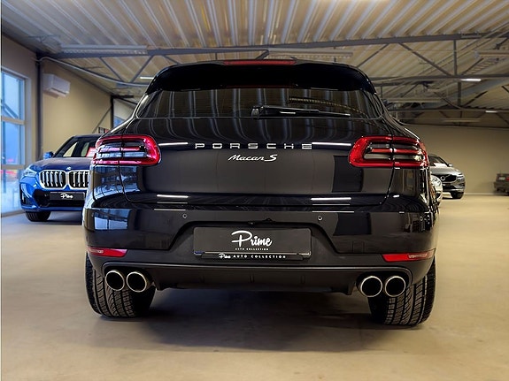 Porsche Macan S 4 of 16