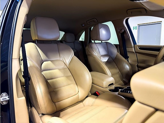 Porsche Macan S 16 of 16