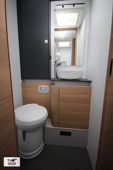 Adria Matrix 670 SL 60Y Edition 17 of 20