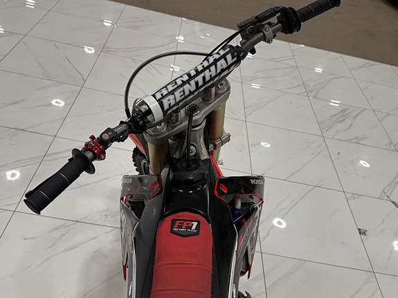 Honda CRF 450  Cross Honda CRF 450R 4takt 4 of 8