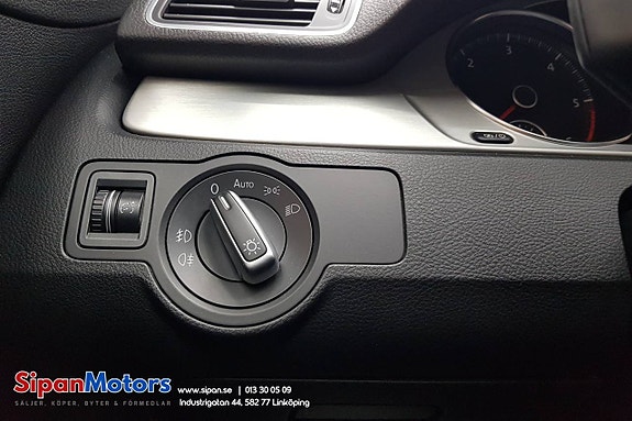 Volkswagen Passat Alltrack 23 of 26