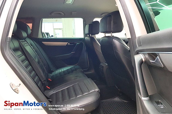 Volkswagen Passat Alltrack 12 of 26