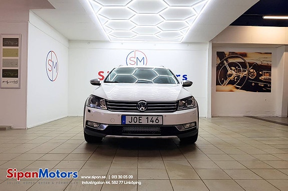Volkswagen Passat Alltrack 7 of 26