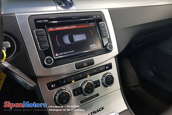 Volkswagen Passat Alltrack 18 of 26