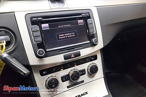 Volkswagen Passat Alltrack 19 of 26