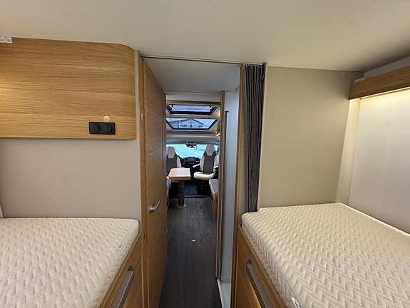 Adria Coral 670 DL 60Y - Fiat MultiJet3 140HP (103kW) HD 35L 11 of 18