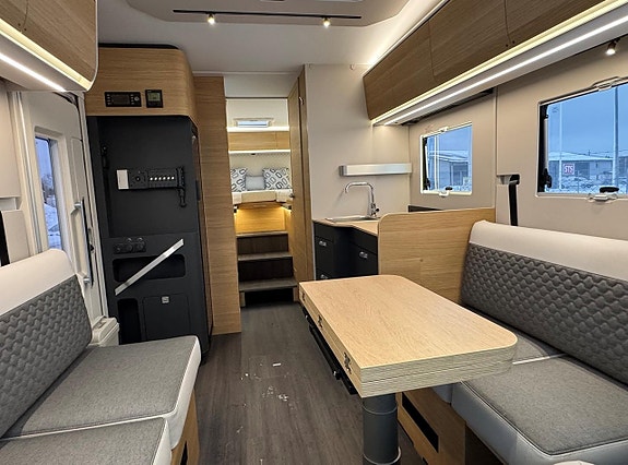 Adria Coral 670 DL 60Y - Fiat MultiJet3 140HP (103kW) HD 35L 6 of 18