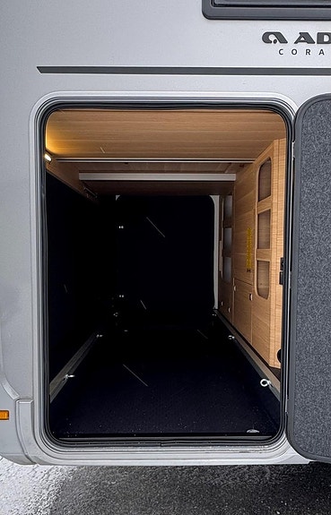 Adria Coral 670 DL 60Y - Fiat MultiJet3 140HP (103kW) HD 35L 4 of 18
