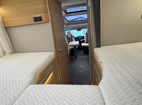 Adria Coral 670 DL 60Y - Fiat MultiJet3 140HP (103kW) HD 35L 10 of 18