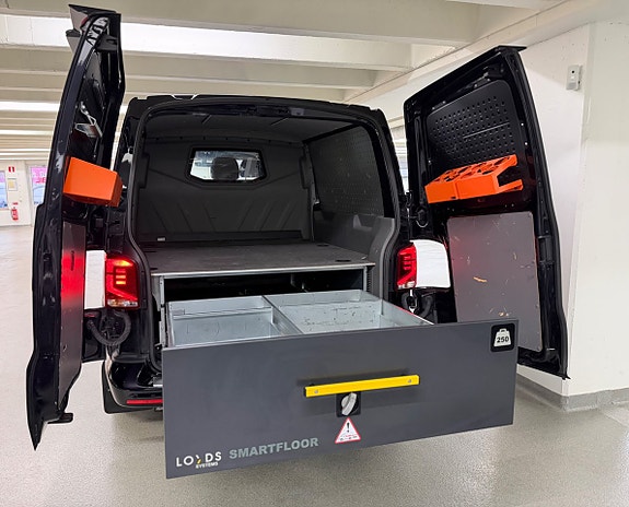 Volkswagen Transporter 6 of 26