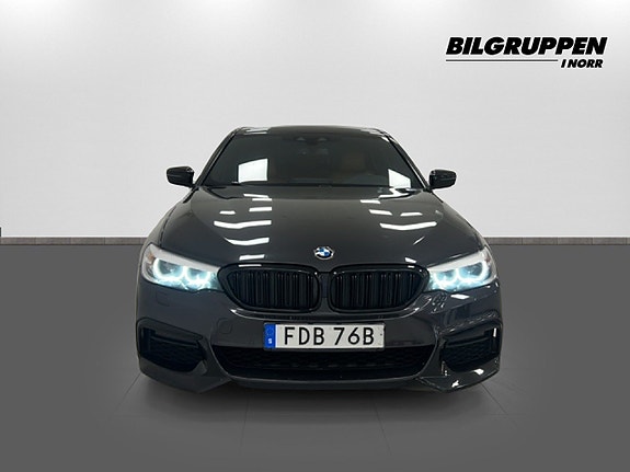 BMW 520d 3 of 5