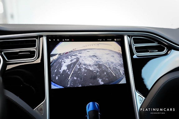 Tesla Model S 8 of 13