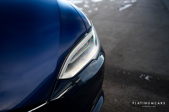 Tesla Model S 10 of 13