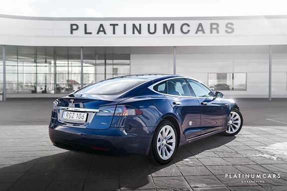 Tesla Model S 2 of 5