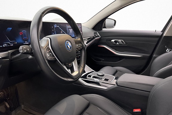 BMW 330e 9 of 30