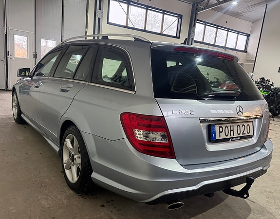 Mercedes-Benz C220 7 of 14