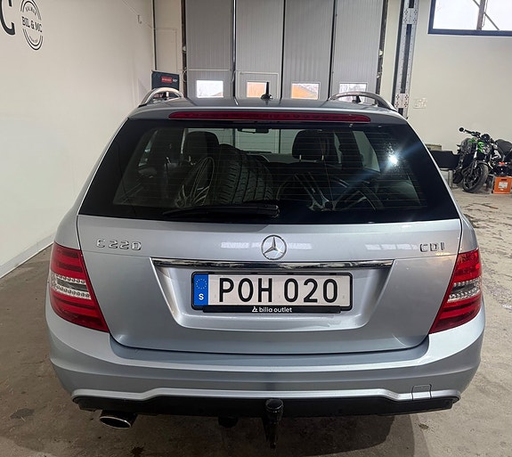 Mercedes-Benz C220 6 of 14