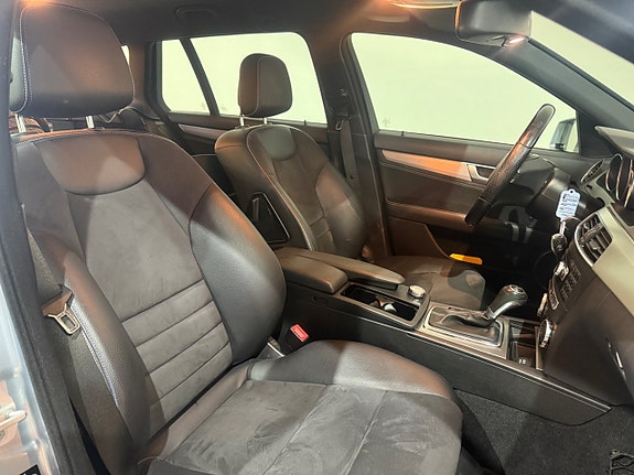 Mercedes-Benz C220 10 of 14