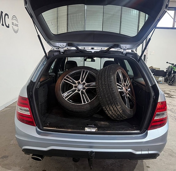 Mercedes-Benz C220 8 of 14