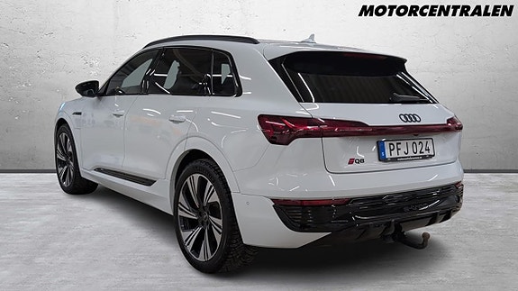 Audi Q8 3 of 14