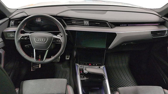 Audi Q8 6 of 14
