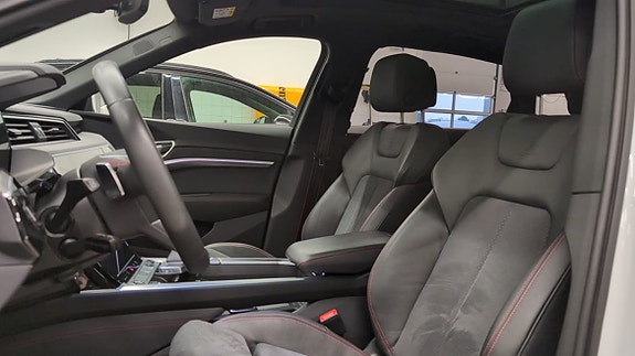 Audi Q8 14 of 14